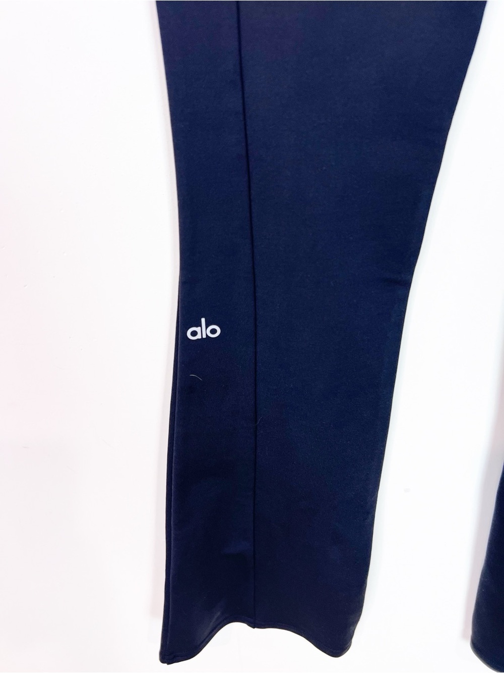ALO ZIP IT FLARE LEGGING BLACK SEAMED FLARE LEGGINGS ZIPPER HEMS WOMENS SZ XS - Picture 5 of 7